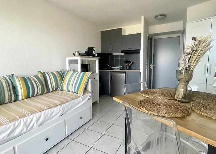 Rénové Avec Piscine Commune, 4 Couchages, Climatisé, Wifi, Terrasse Vue - Fr-1-748-3 Apartamento *